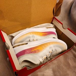 Women's Air Max - Nike - Size 8